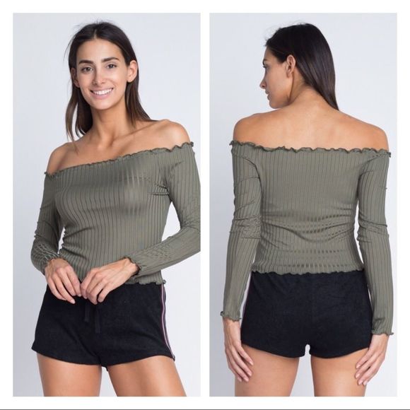 Off the shoulder long sleeve top - Picture 1 of 6